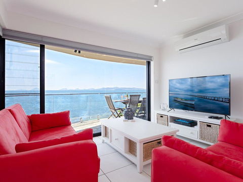 2 'Lanimer' 14 Mitchell Street - Beautiful Waterfront Property With Spectacular Views - Events Australia 2