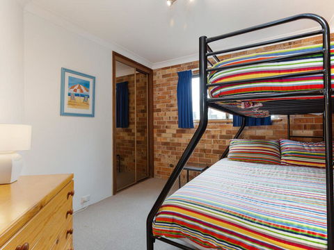 2 'Yachtsman Rest', 37 Victoria Parade - Foxtel, Aircon, Waterviews - Tourism Bookings 3