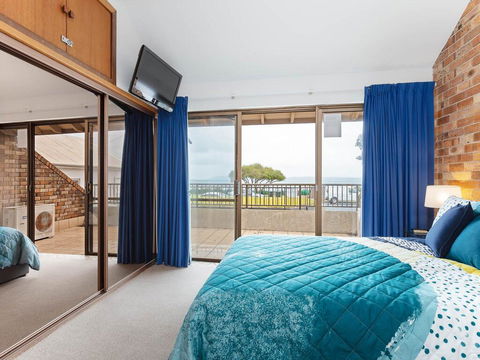 2 'Yachtsman Rest', 37 Victoria Parade - Foxtel, Aircon, Waterviews - Tourism Bookings 2