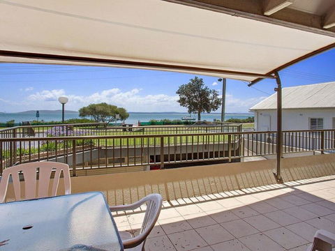 2 'Yachtsman Rest', 37 Victoria Parade - Foxtel, Aircon, Waterviews - Tourism Bookings 0