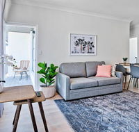 2 Bedroom Apt with Balcony  Air Con in Plympton - Events Australia