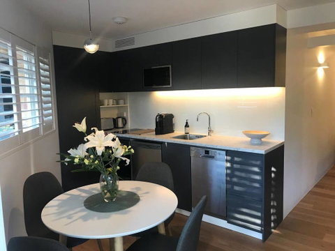 2 BEDROOM BRAND NEW APT // MOMENTS FROM RNSH - Tourism Bookings 2