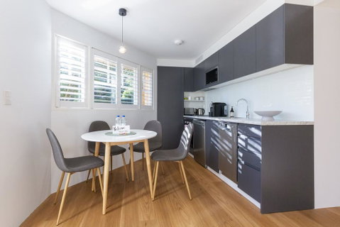 2 BEDROOM BRAND NEW APT // MOMENTS FROM RNSH - Tourism Bookings 0