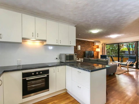 2 Bedroom St Lucia Apartment Close To UQ And CityCat - Events Australia 1