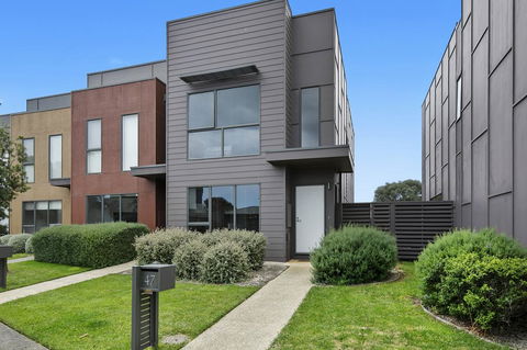2 Bedroom Townhouse - Family & Corporate Bookings Only - Events Australia 3