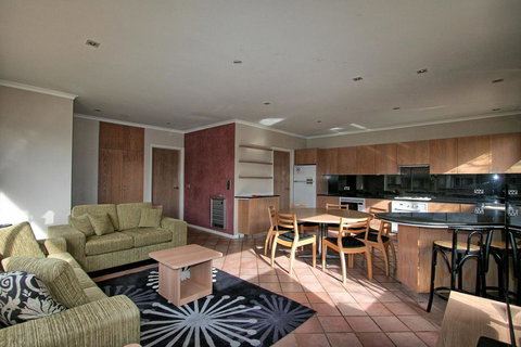 2 Munyang Street, Jindabyne - Accommodation Europe 0