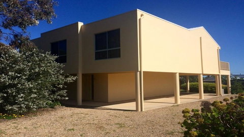 22 Broadbeach Drive - Events Australia 0