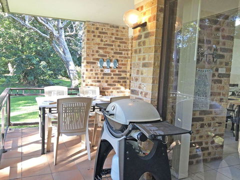 23 'Bay Parklands', 2 Gowrie Avenue - Little Beach, Air Con, Pool & Tennis Court - Tourism Bookings 2