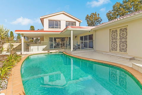 Beautiful House In Sylvania Waters - Tourism Bookings 0