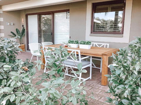 Carindale, 10,19 Dowling Street - Ground Floor Unit Close To Pool And Tennis Court, Wi-Fi, Foxtel, Linen And Bed Making Supplied - Events Australia 4