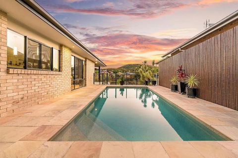 CABA17 - Waterfront Home With A Pool! - Events Australia 0