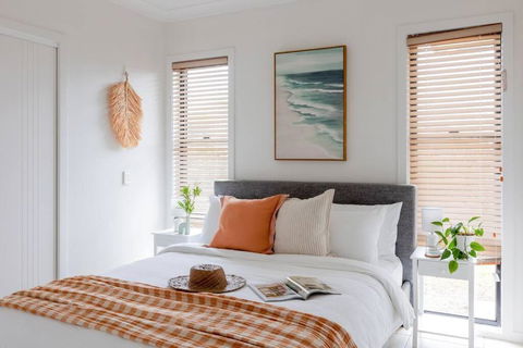 CABA17 - Waterfront Home With A Pool! - Events Australia 4