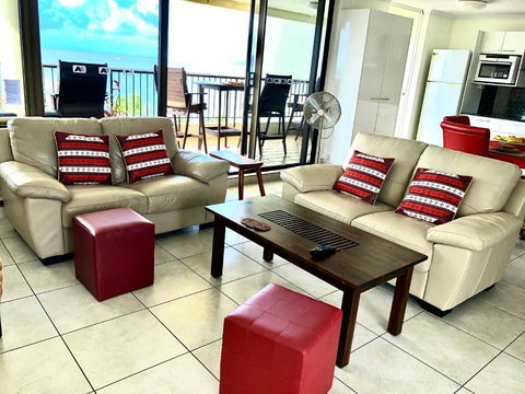 Cairns Apartment Esplanade Ocean Views - Events Australia 4