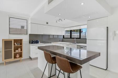 Cairns City Esplanade Apartment @ Northshore - Events Australia 3
