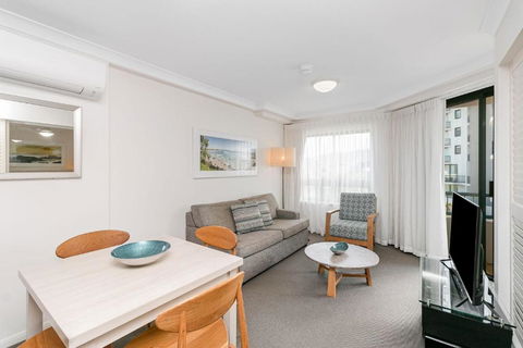 Calypso Plaza Resort Unit 306 - Events Australia 1