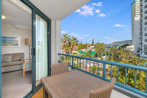 Calypso Plaza Resort Unit 306 - Events Australia 3