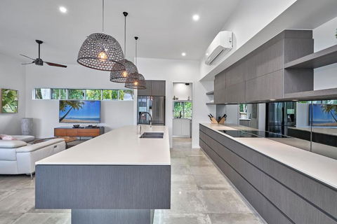 Canopy Views Holiday House With Heated Pool - Events Australia 4