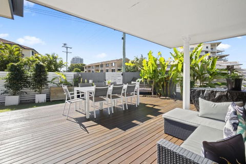 CARAVAN, BOAT & PET Friendly - RIGHT ON THE BORDER - Events Australia 0