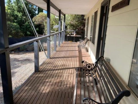 Carnegie House 3 Carnegie St Port Elliot - BYO Linen - Events Australia 3