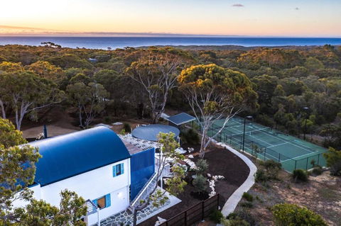 Carpe Mykonos - BRAND NEW HOME - Bushland Retreat - Events Australia 0