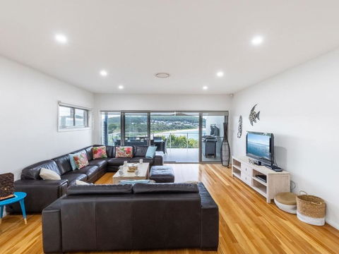 Casa Al Mare The Jewel Of Fingal Bay With Stunning Views WiFi And Air Conditioning - Events Australia 3