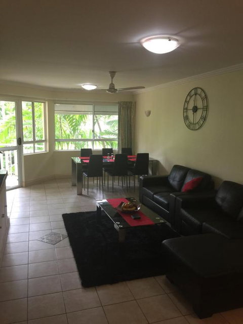 Cairns Golf Course Apartment - Events Australia 3