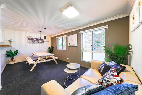 Calamvale Business Or Holiday Like Home - Events Australia 1