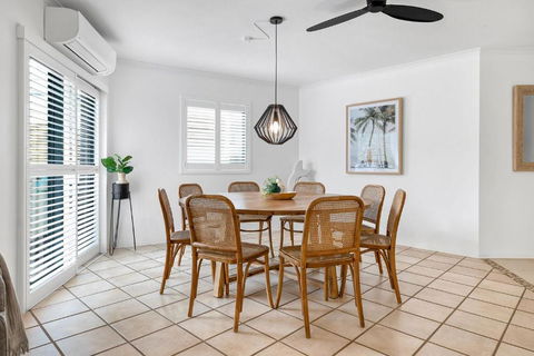 Central Location Stylish 3 Bed With Pool - Sunshine Central - Events Australia 1