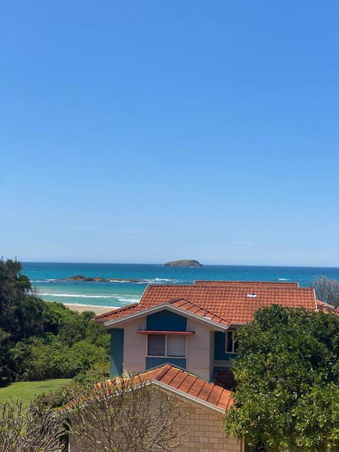 Casa Tropicana Villa With Ocean Views - Steps From Beach Surfs Up! - Events Australia 0