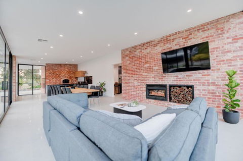 CASALE ESTATE - Events Australia 1