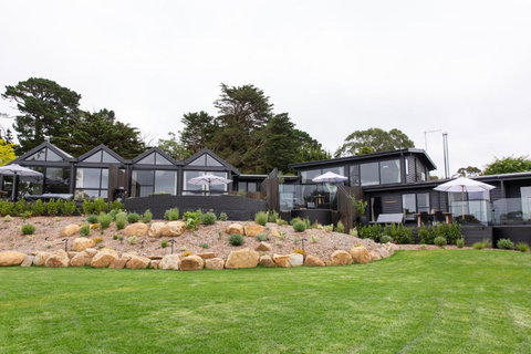 Cassis Red Hill - Events Australia 0