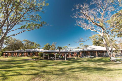 CATALINA Lake-front RETREAT - Events Australia 1
