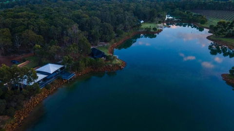 Caves Road Vineyard Retreat - Events Australia 4