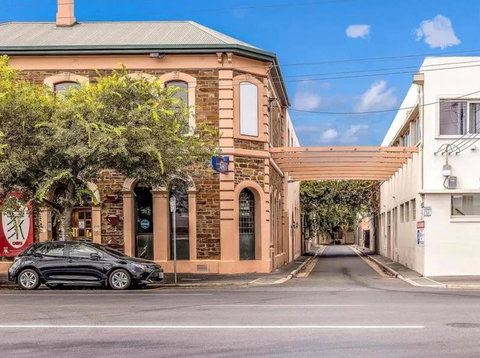 CBD Premium Location Studio - Tourism Bookings 0