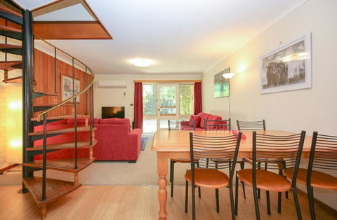 Cedar Holiday Units - Apartment 2 - Events Australia 0