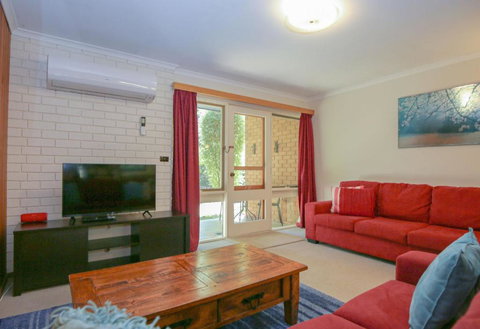 Cedar Holiday Units - Apartment 2 - Events Australia 2