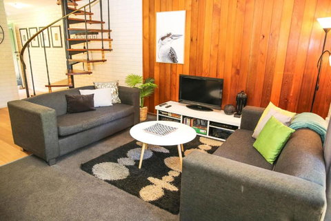 Cedar Holiday Units - Apartment 4 - Events Australia 0