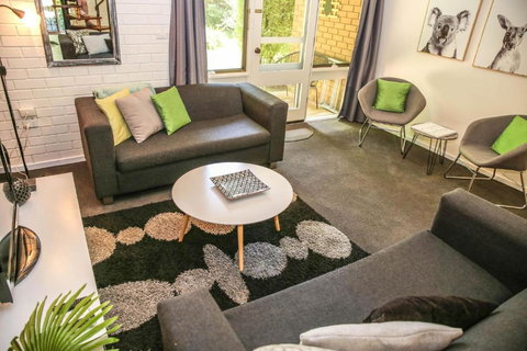 Cedar Holiday Units - Apartment 4 - Events Australia 1