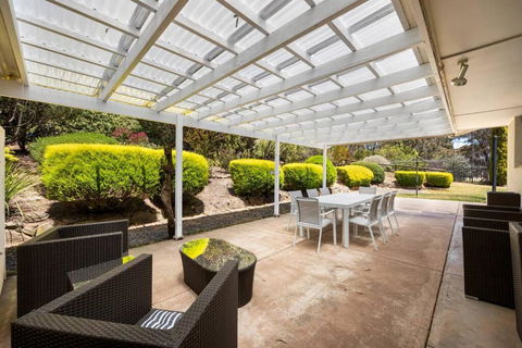 Cedar Lodge - 4BR, Pool, Parking - Events Australia 2