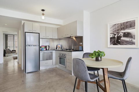 Central 1-Bedroom Apartment With City Views - Events Australia 2