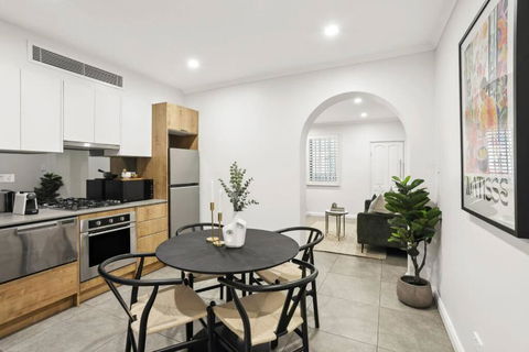 Central 2BR Terrace Home In Trendy Surry Hills - Events Australia 3