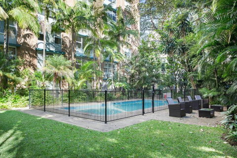 Central And Secluded - Potts Point Paradise With Pool - Events Australia 4