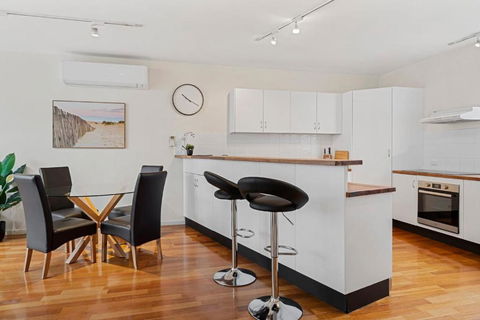 Centre Stage - Stroll To The Waterfront - Events Australia 2