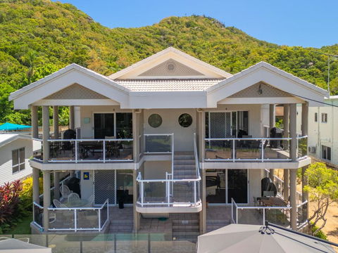 ChampagneFour - Events Australia 0