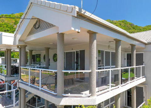 ChampagneFour - Events Australia 1