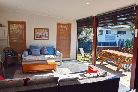 Charlies At Hat Head - Events Australia 4