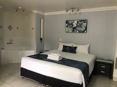 Charm City Motel - Events Australia 4