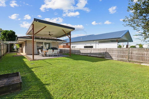 Charming 2-Bed Home With Spacious Backyard & BBQ - Events Australia 0