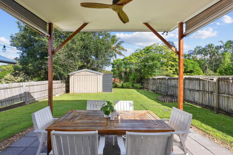 Charming 2-Bed Home With Spacious Backyard & BBQ - Events Australia 4