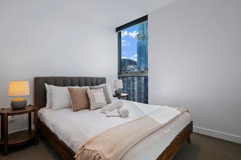 Charming 2BR Apt With Parkland And Mountain Views - Events Australia 4